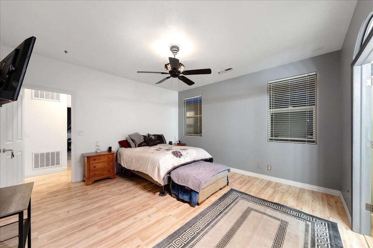 1542 W 1270  N St George, UT 84770 home for sale, MLS#25-266906 - Erika Rogers Photo 18