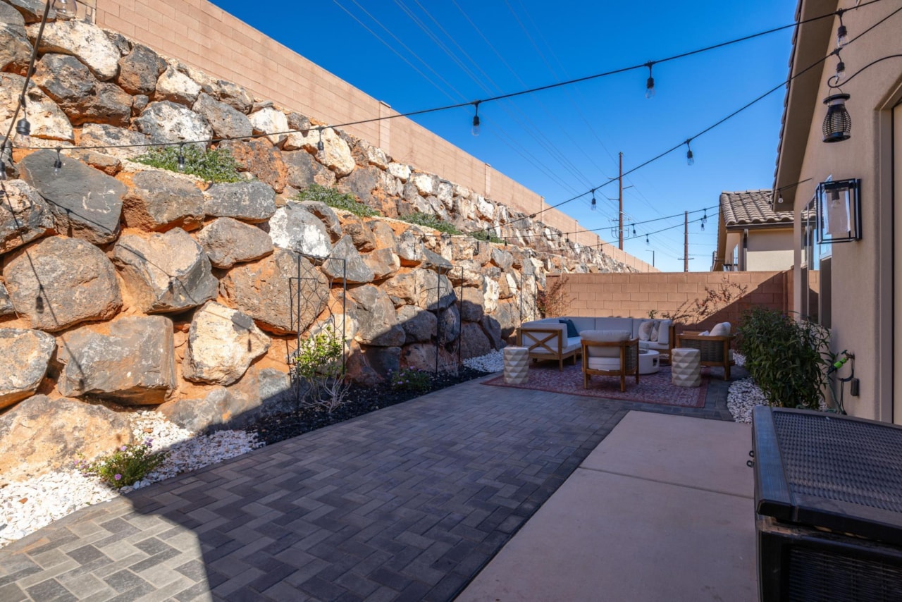 108 W Camino Borde Washington, UT 84780 home for sale, MLS#25-266685 - Erika Rogers Photo 21