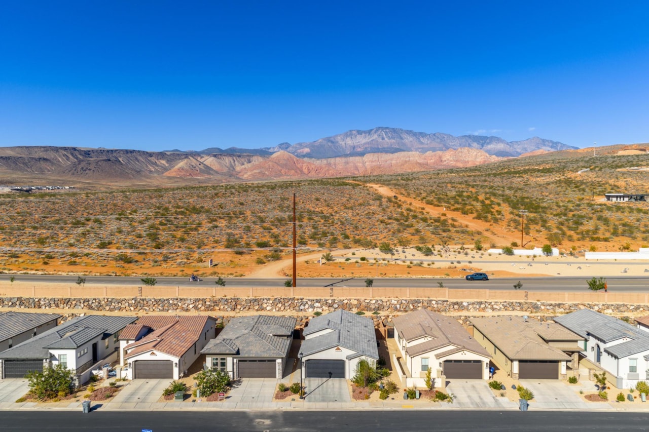 108 W Camino Borde Washington, UT 84780 home for sale, MLS#25-266685 - Erika Rogers Photo 24