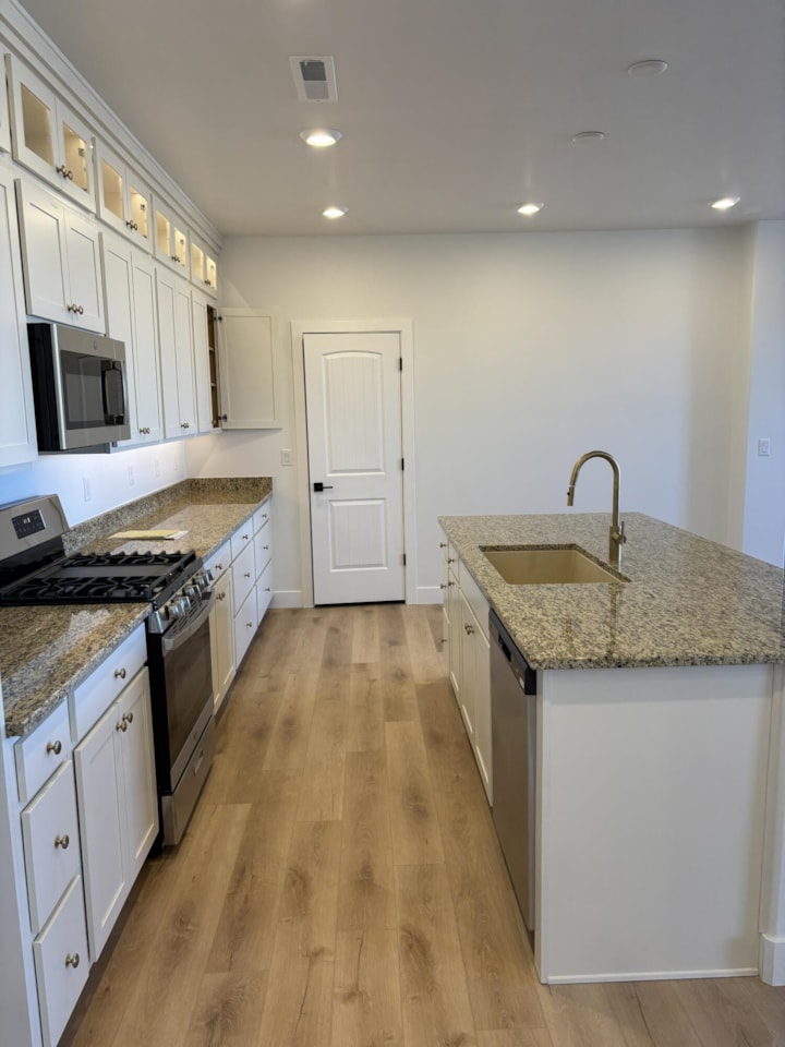 602 W Canyon Pine DR St George, UT 84790 home for sale, MLS#25-266959 - Erika Rogers Photo 4