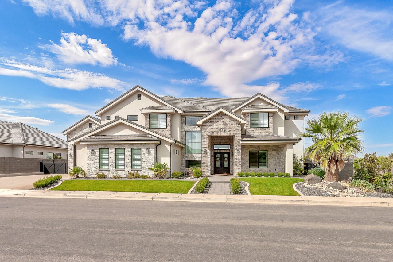 2978 S Farmland DR Washington, UT 84780 home for sale, MLS#25-266967 - Erika Rogers Photo 2