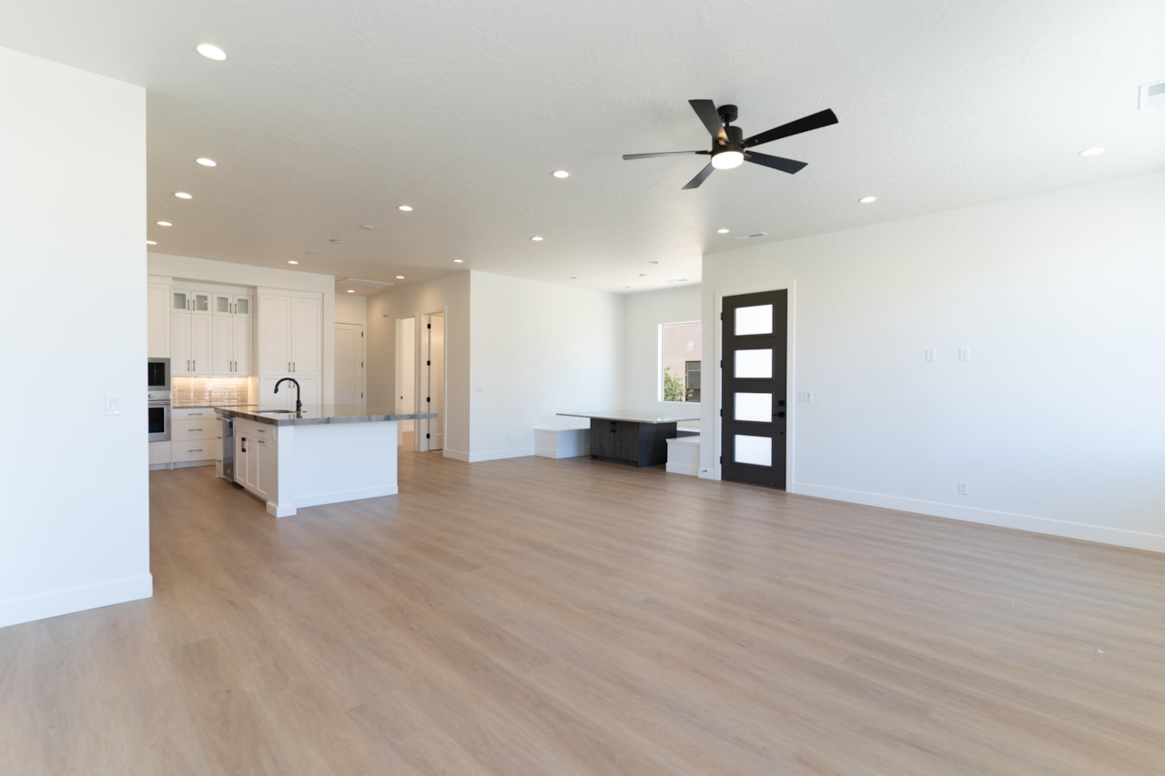 682 W High Tide Place #130 St George, UT 84790 home for sale, MLS#25-266974 - Erika Rogers Photo 8