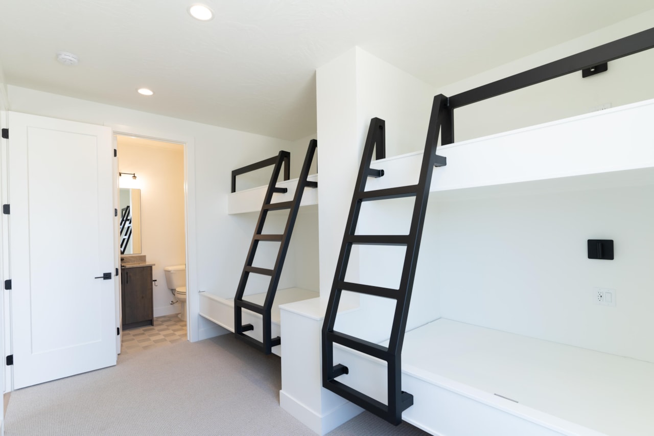 682 W High Tide Place #130 St George, UT 84790 home for sale, MLS#25-266974 - Erika Rogers Photo 17