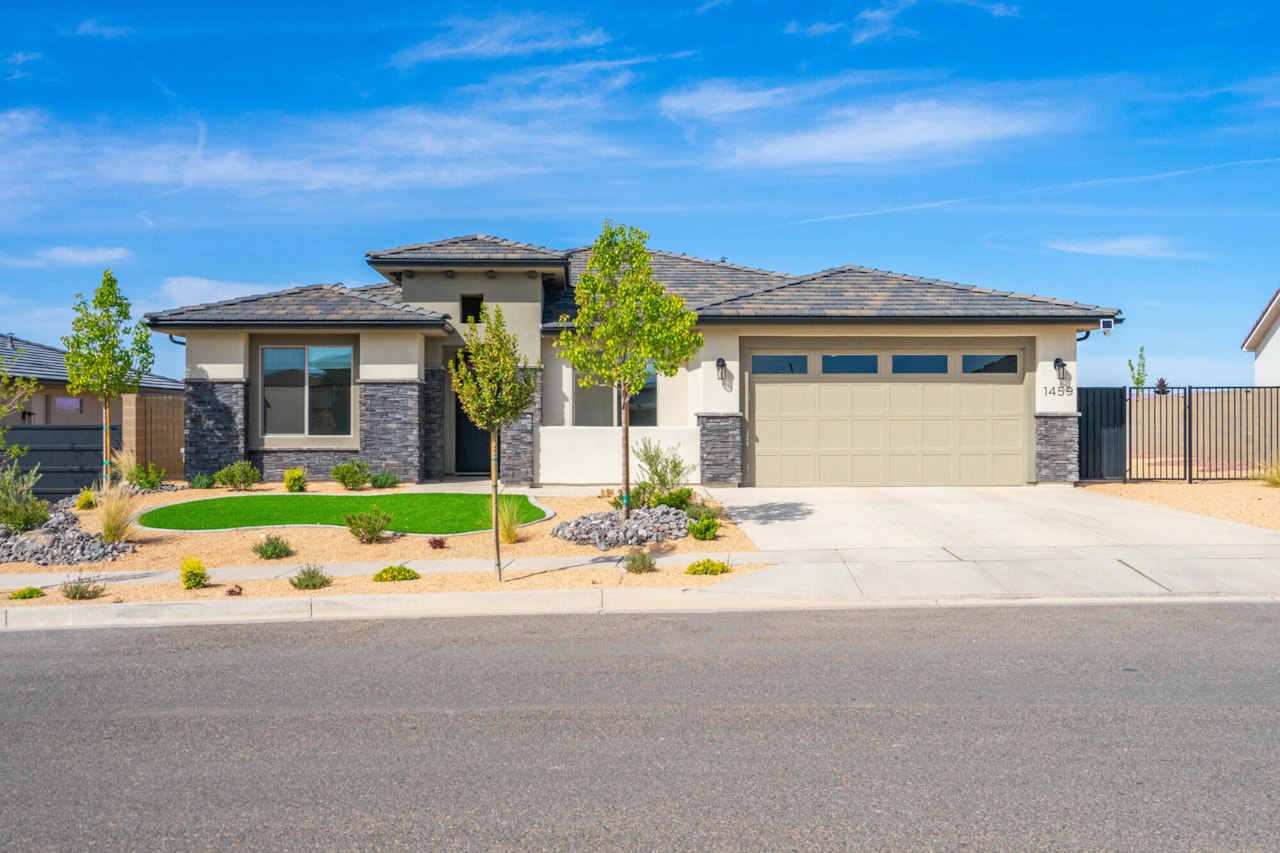 1459 N Highland Parkway Washington, UT 84780 home for sale, MLS#25-264571 - Erika Rogers Photo 3