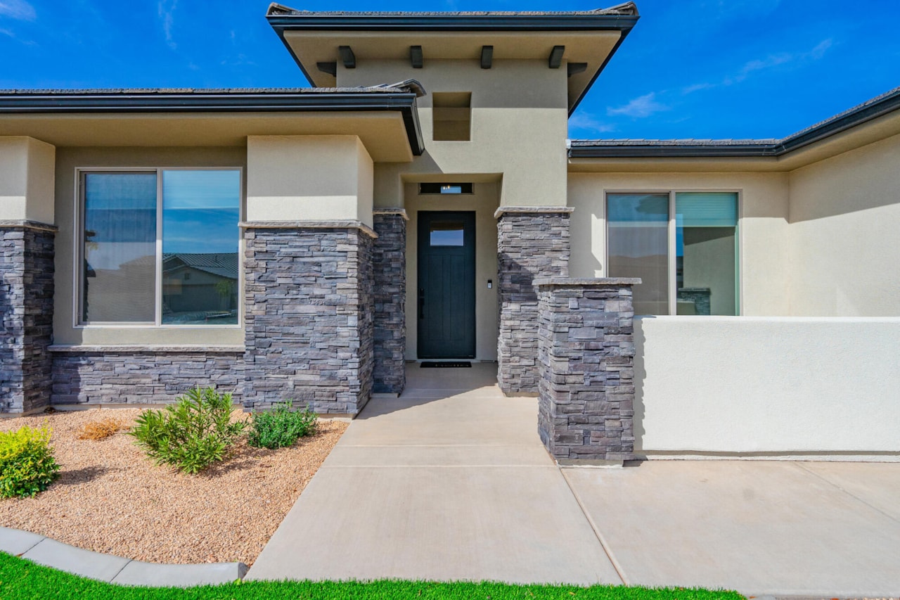 1459 N Highland Parkway Washington, UT 84780 home for sale, MLS#25-264571 - Erika Rogers Photo 4