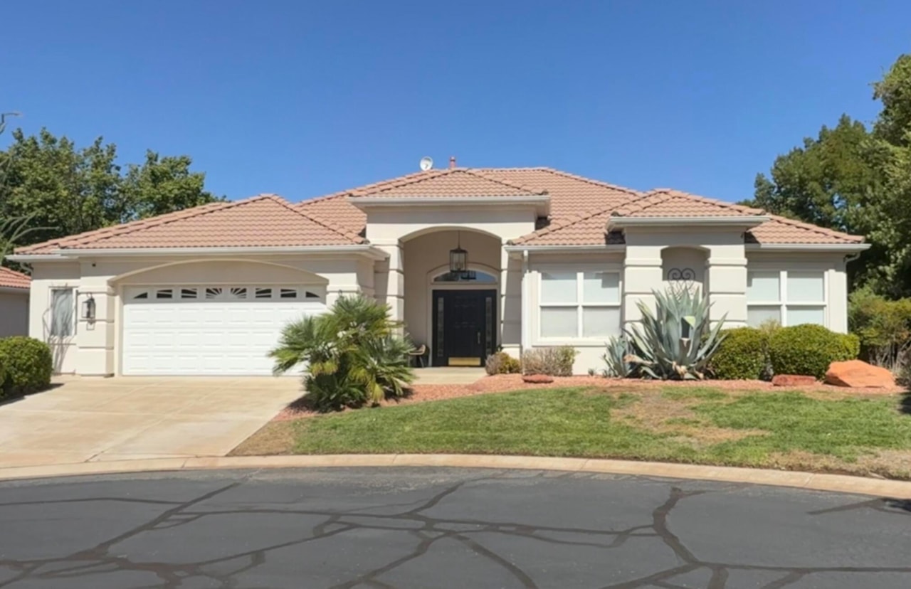 834 W Chickadee CT Washington, UT 84780 home for sale, MLS#25-266978 - Erika Rogers Photo 3