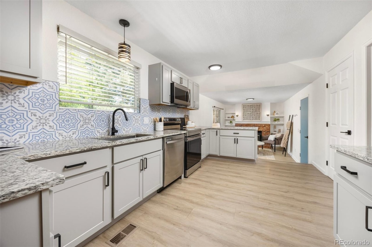 13275 W 63rd Place Meadowlake West Well priced, excellent condition home in Arvada with good value now vs the peak frenzy years.... Arvada Jefferson CO 80004 6234737 home for sale $659,000 6234737 Photo 11