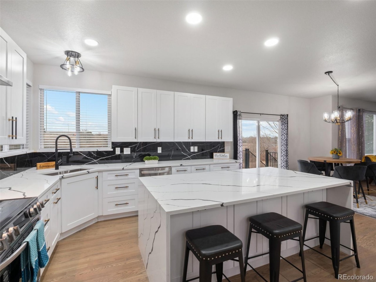 10742 Jellison Circle Walnut Grove Welcome to your fully remodeled new home in Walnut Grove. With over $350K in upgrades, this home is... Broomfield Jefferson CO 80021 3250105 home for sale $1,075,000 3250105 Photo 10