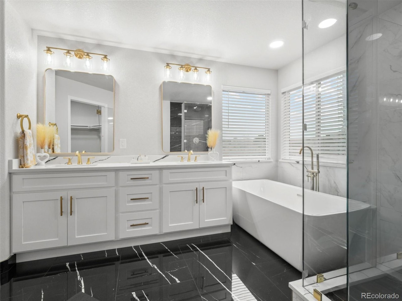 10742 Jellison Circle Walnut Grove Welcome to your fully remodeled new home in Walnut Grove. With over $350K in upgrades, this home is... Broomfield Jefferson CO 80021 3250105 home for sale $1,075,000 3250105 Photo 19