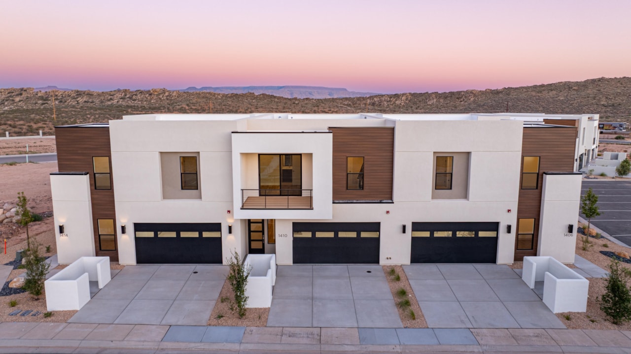 3456 E Amanecer LN #65 Washington, UT 84780 home for sale, MLS#25-266076 - Erika Rogers Photo 3