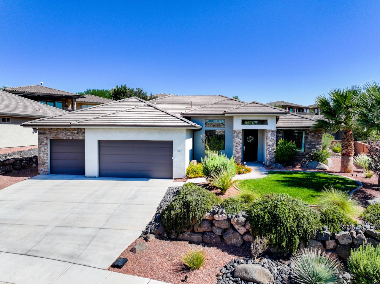 397 S Leoni Way Washington, UT 84780 home for sale, MLS#25-265216 - Erika Rogers Photo 2