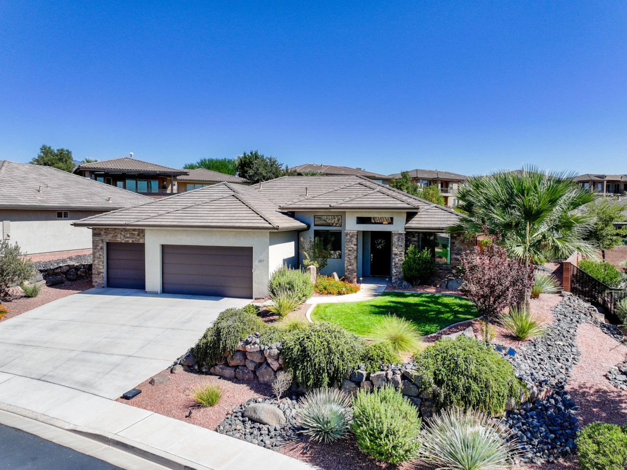 397 S Leoni Way Washington, UT 84780 home for sale, MLS#25-265216 - Erika Rogers Photo 3