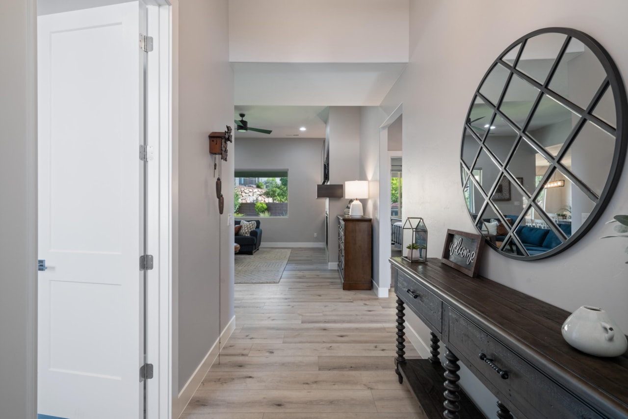 397 S Leoni Way Washington, UT 84780 home for sale, MLS#25-265216 - Erika Rogers Photo 6