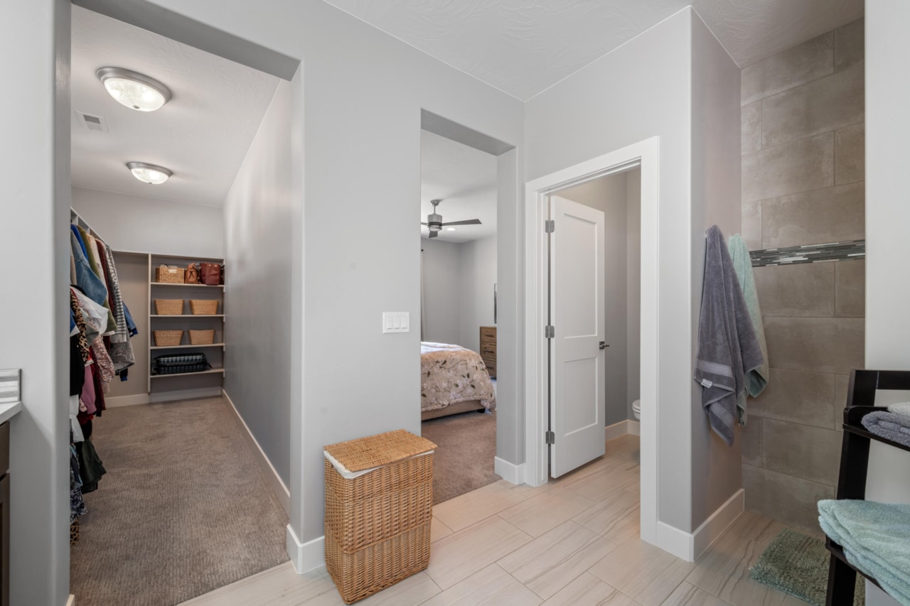 397 S Leoni Way Washington, UT 84780 home for sale, MLS#25-265216 - Erika Rogers Photo 21