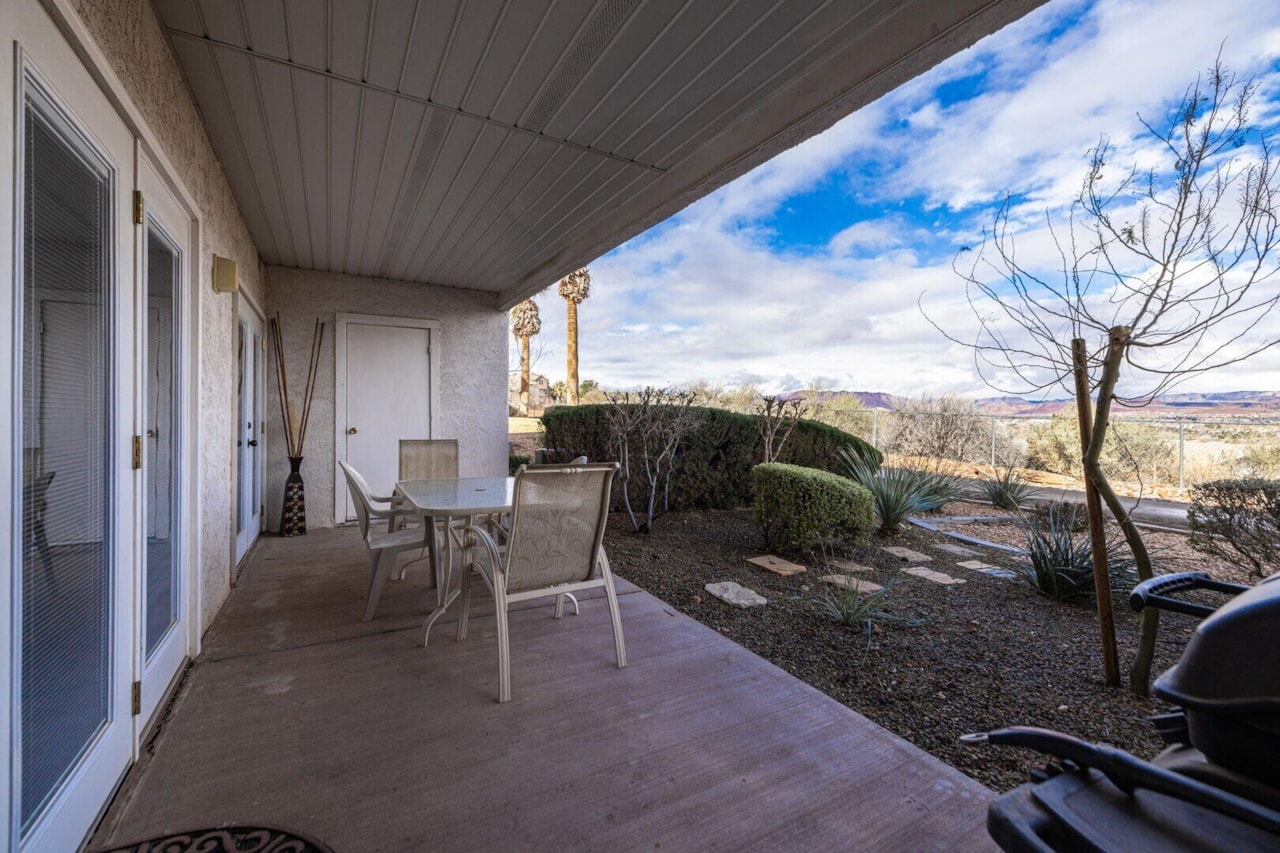 1845 W Canyon View DR #302 St George, UT 84770 condo for sale, MLS#25-266980 - Erika Rogers Photo 18