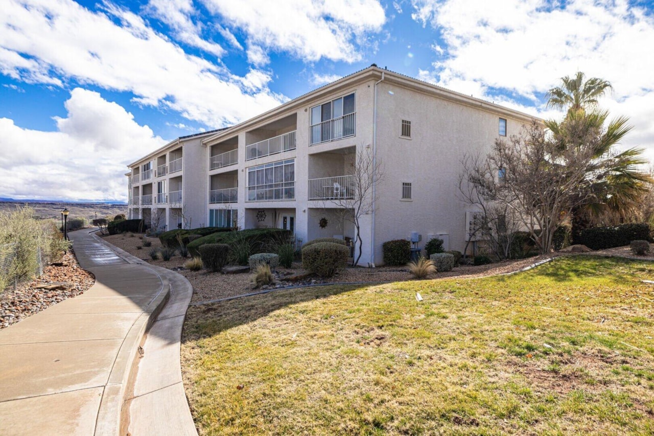 1845 W Canyon View DR #302 St George, UT 84770 condo for sale, MLS#25-266980 - Erika Rogers Photo 19