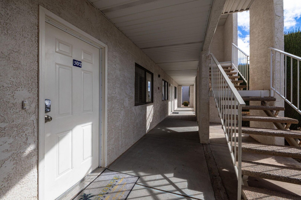 1845 W Canyon View DR #302 St George, UT 84770 condo for sale, MLS#25-266980 - Erika Rogers Photo 20