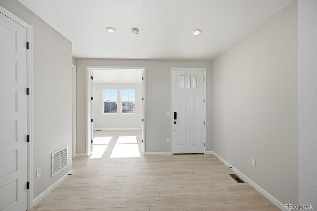 3641 Recess Ln Macanta What's Special: Cul-de-Sac Lot | Larger Lot | No Rear Neighbors | Walkout Basement | Covered Rear... Castle Rock Douglas CO 80108 4017328 home for sale $840,199 4017328 Photo 9