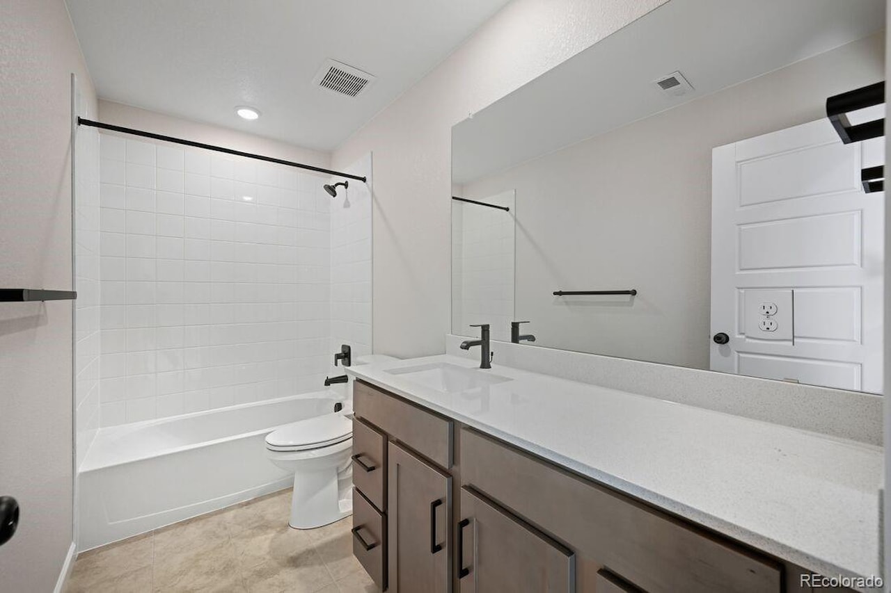 3641 Recess Ln Macanta What's Special: Cul-de-Sac Lot | Larger Lot | No Rear Neighbors | Walkout Basement | Covered Rear... Castle Rock Douglas CO 80108 4017328 home for sale $840,199 4017328 Photo 17