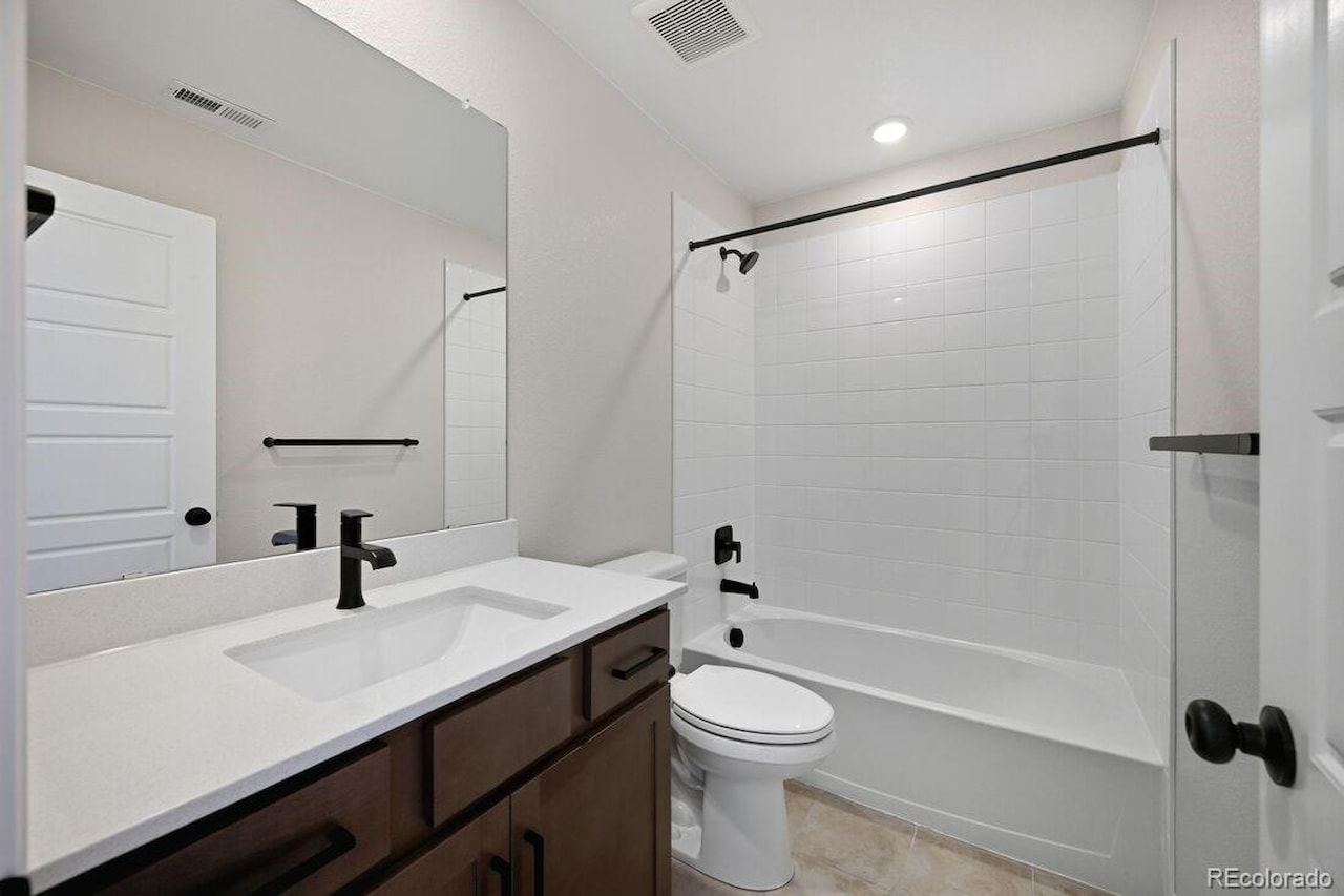 3641 Recess Ln Macanta What's Special: Cul-de-Sac Lot | Larger Lot | No Rear Neighbors | Walkout Basement | Covered Rear... Castle Rock Douglas CO 80108 4017328 home for sale $840,199 4017328 Photo 18