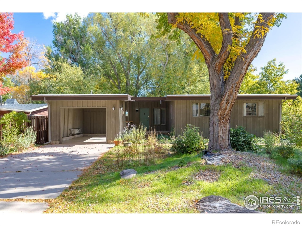2207 Bluebell Ave Oak Park & South Oak Park Mid-Century Usonian Masterpiece awaiting your modern updates. Frank Lloyd Wright-inspired design,... Boulder Boulder CO 80302 IR1047807 home for sale $1,625,000 IR1047807