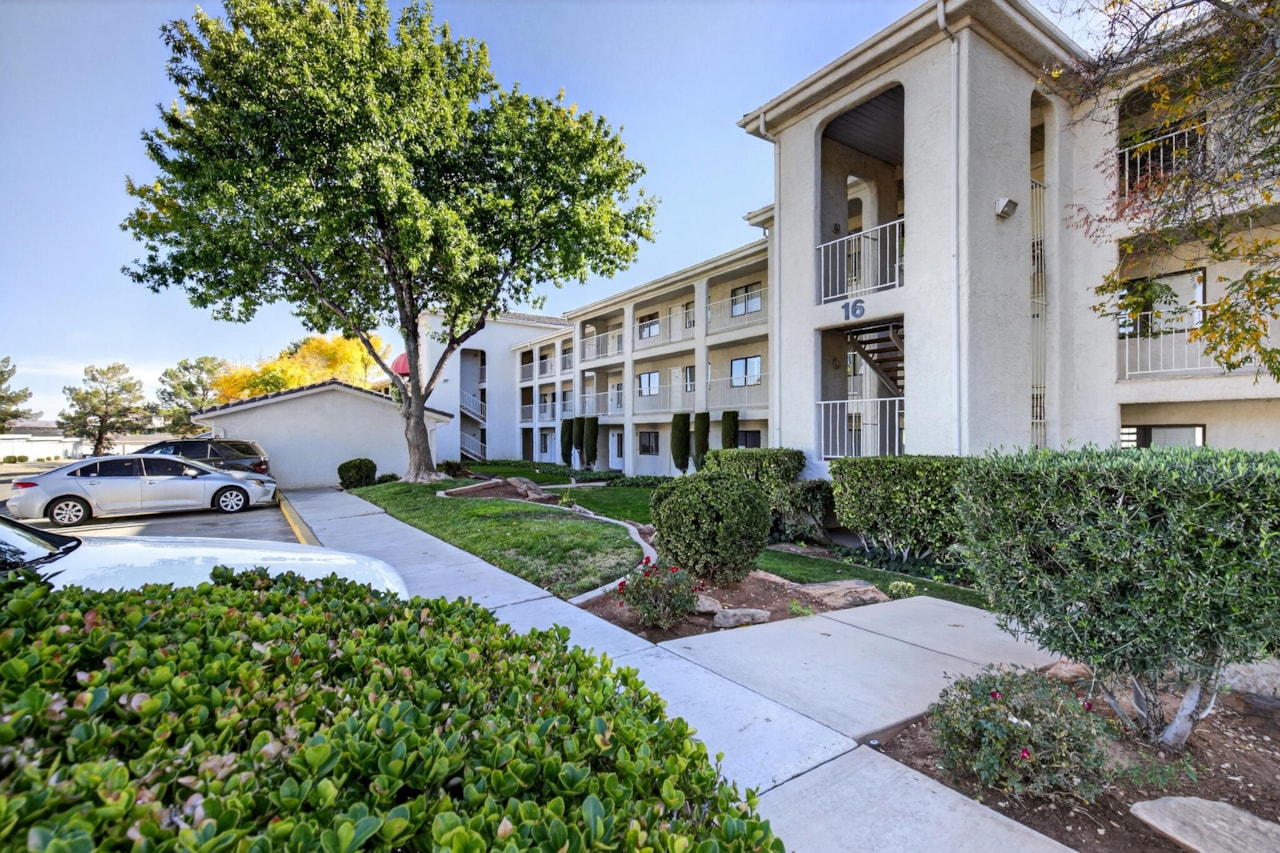 1845 W Canyon View DR #1609 St George, UT 84770 condo for sale, MLS#25-266996 - Erika Rogers