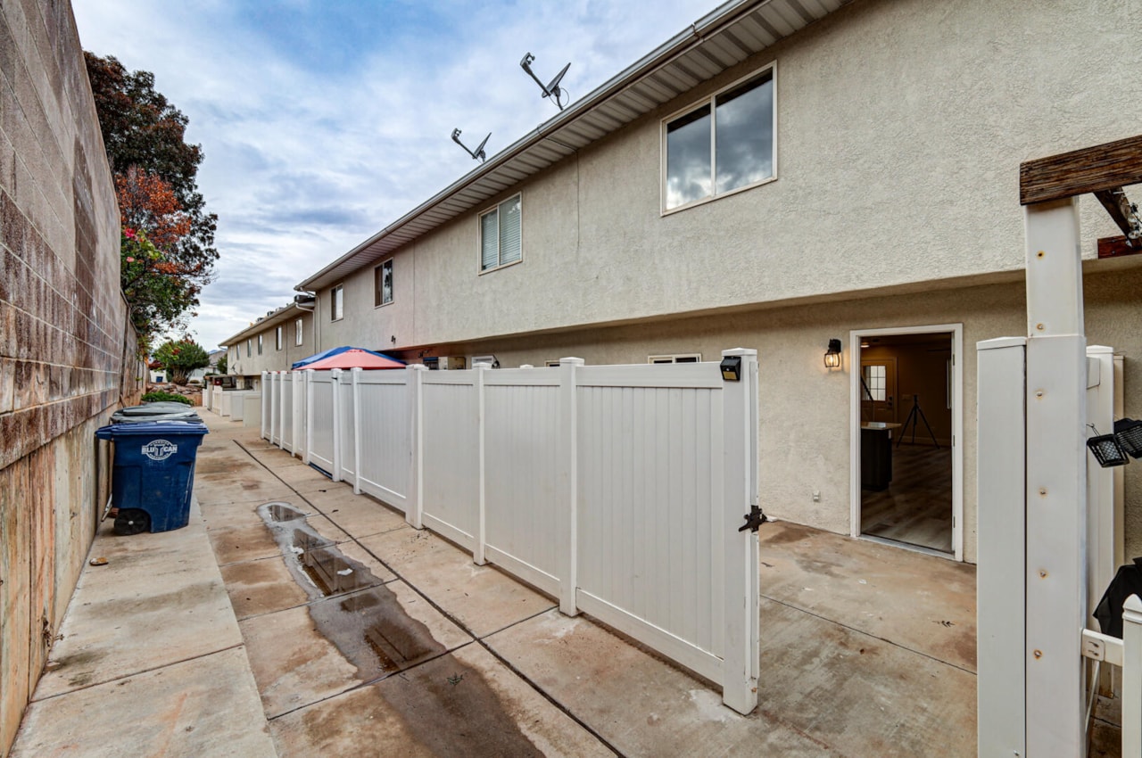 1108 N 1300 W #10 St George, UT 84770 home for sale, MLS#25-266998 - Erika Rogers Photo 22