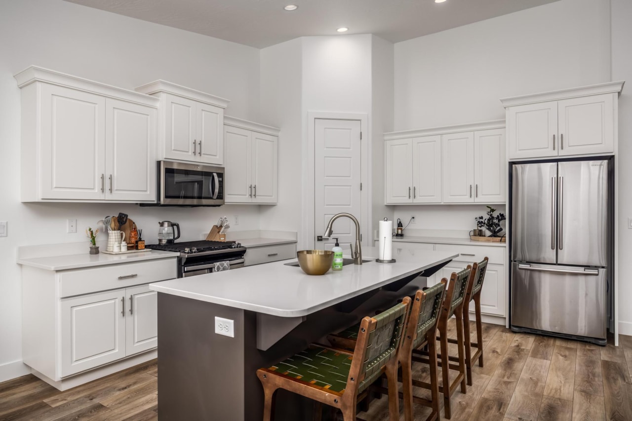 233 W Green Jade DR Washington, UT 84780 home for sale, MLS#25-266990 - Erika Rogers Photo 7