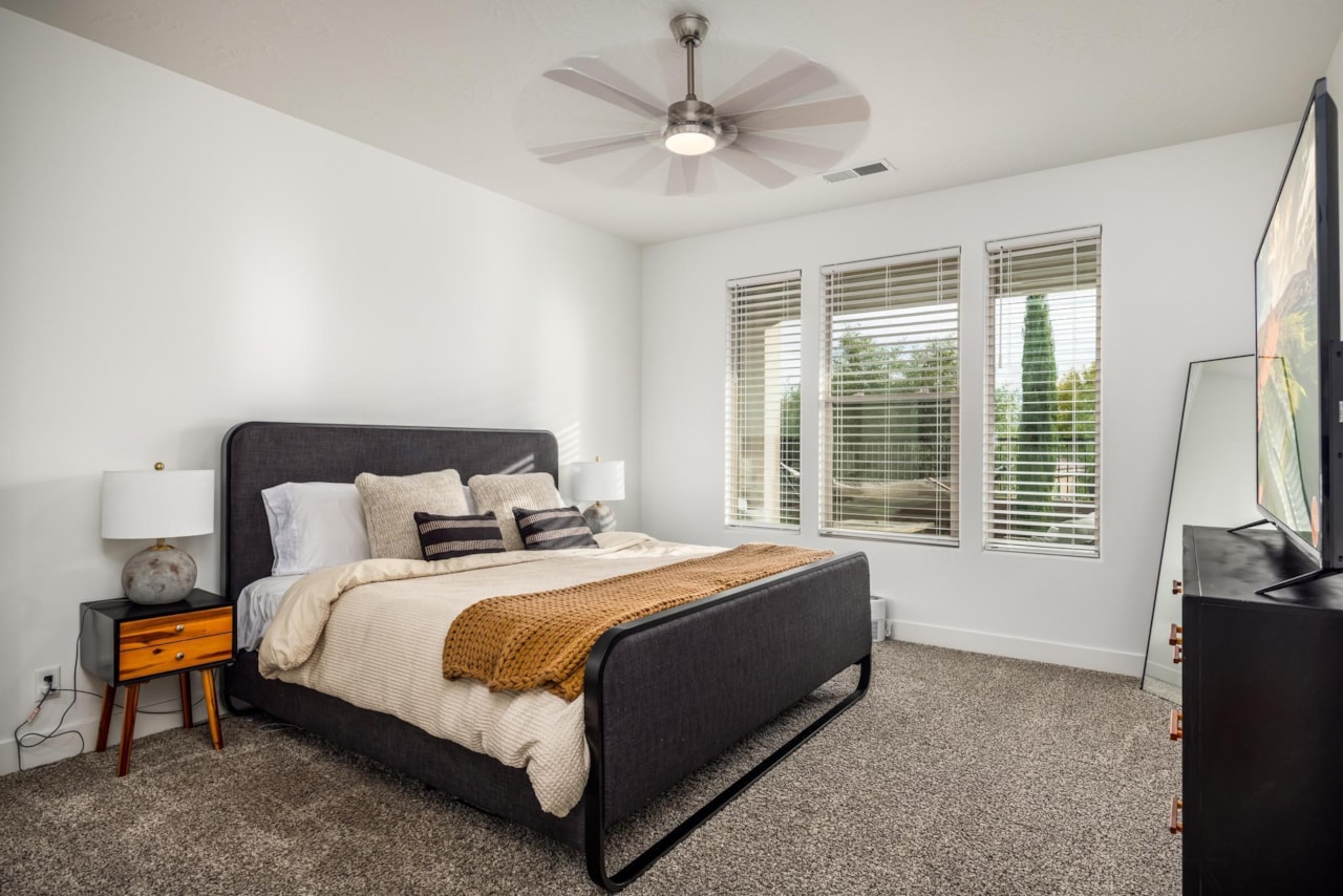 233 W Green Jade DR Washington, UT 84780 home for sale, MLS#25-266990 - Erika Rogers Photo 12