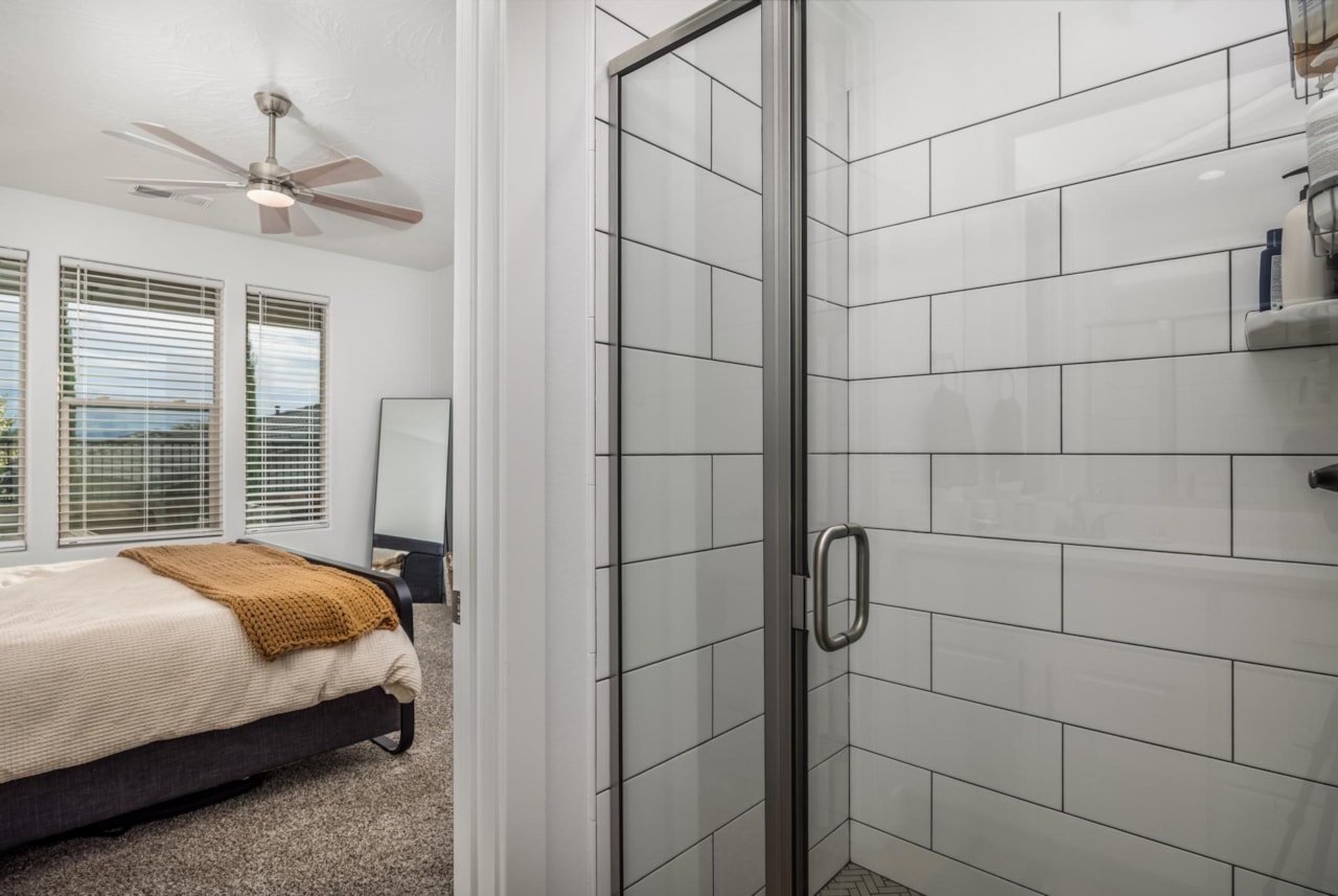 233 W Green Jade DR Washington, UT 84780 home for sale, MLS#25-266990 - Erika Rogers Photo 18