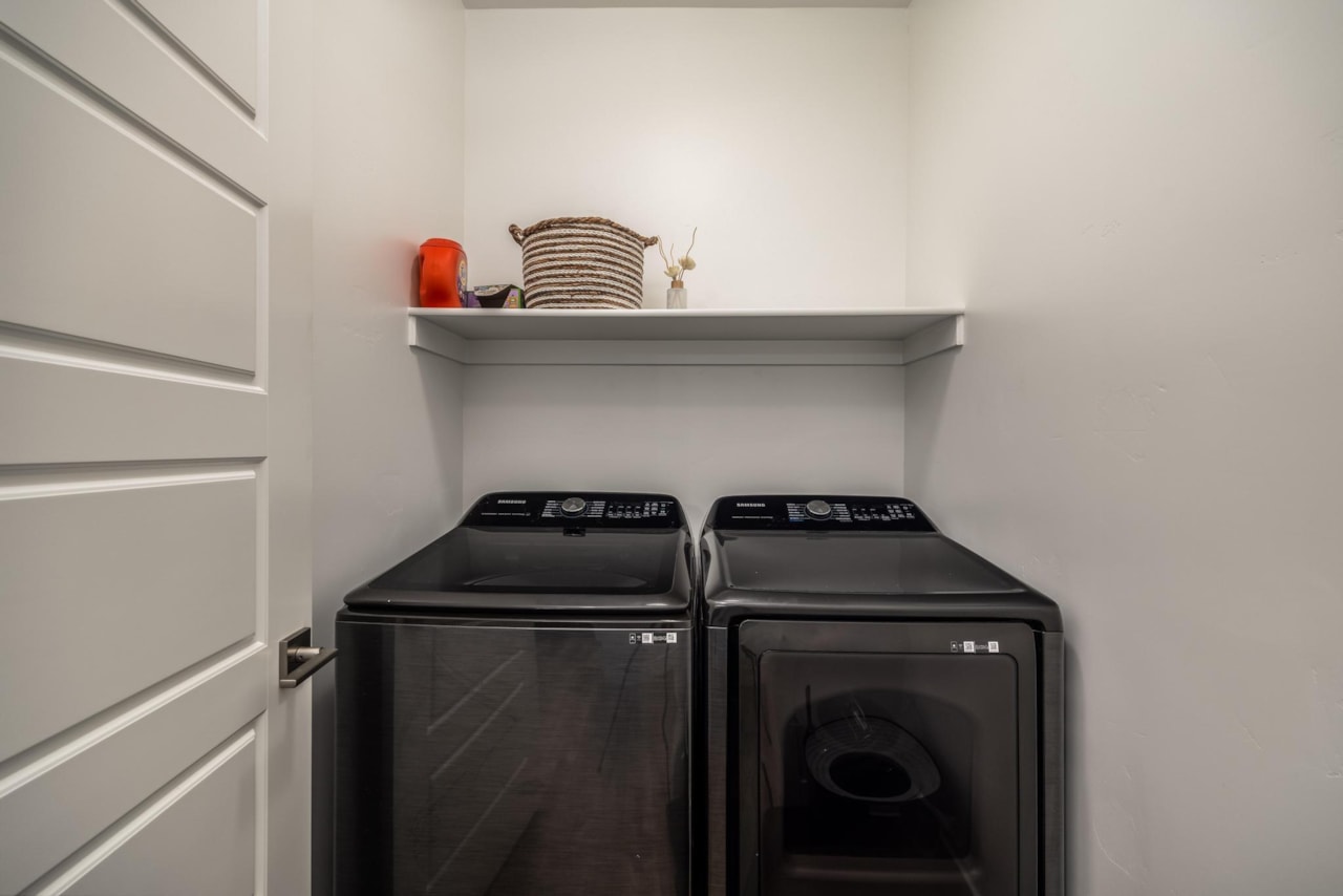 233 W Green Jade DR Washington, UT 84780 home for sale, MLS#25-266990 - Erika Rogers Photo 25