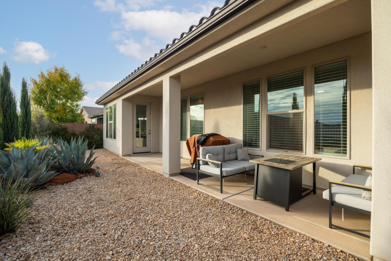 233 W Green Jade DR Washington, UT 84780 home for sale, MLS#25-266990 - Erika Rogers Photo 26