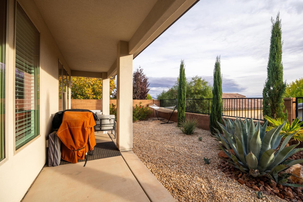 233 W Green Jade DR Washington, UT 84780 home for sale, MLS#25-266990 - Erika Rogers Photo 29