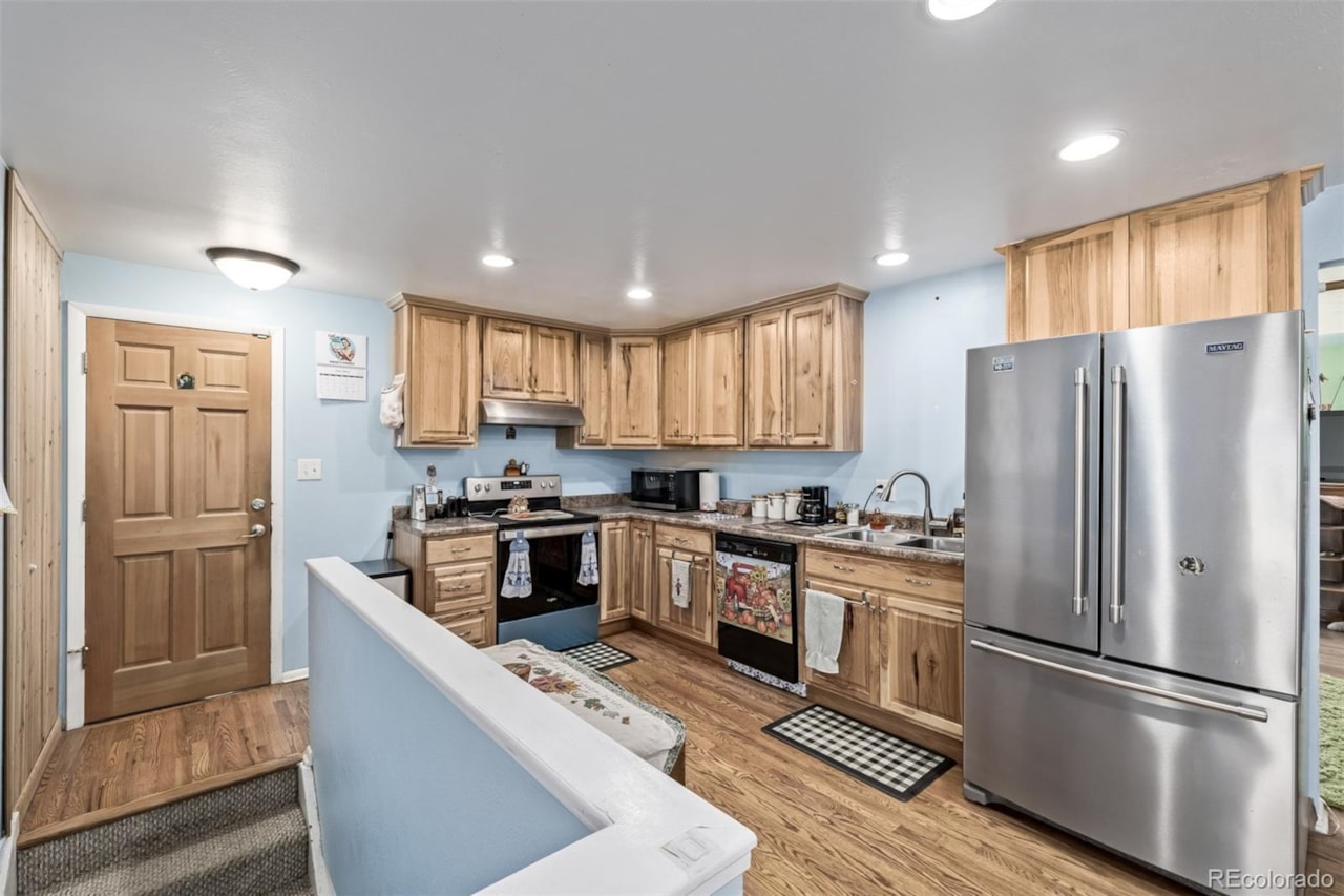 8227 Depew Way Far Horizons Flg #2 Charming brick ranch-style home with a finished basement! Great location in a quiet, established... Arvada Jefferson CO 80003 4697357 home for sale $515,000 4697357 Photo 10