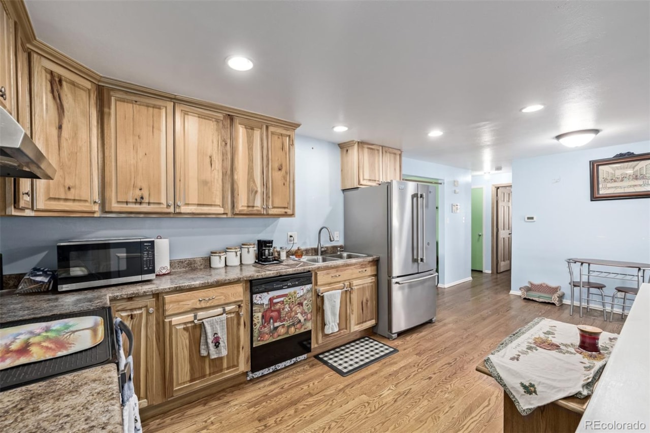 8227 Depew Way Far Horizons Flg #2 Charming brick ranch-style home with a finished basement! Great location in a quiet, established... Arvada Jefferson CO 80003 4697357 home for sale $515,000 4697357 Photo 14