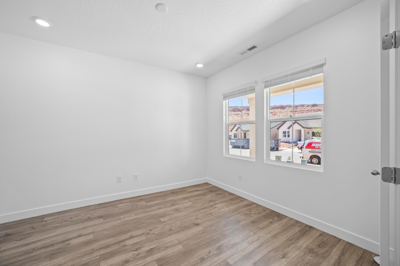 1904 S Cyclone DR #262 Washington, UT 84780 home for sale, MLS#25-267017 - Erika Rogers Photo 6