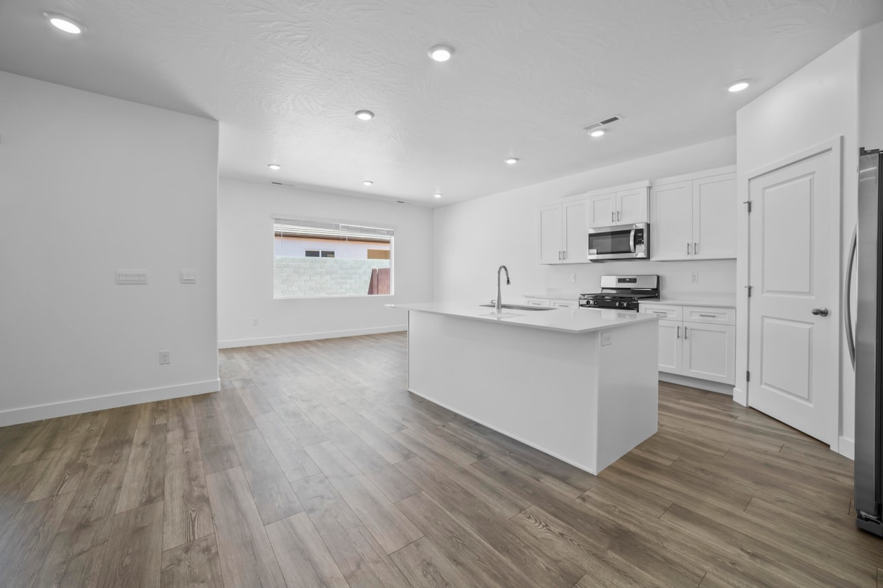 1904 S Cyclone DR #262 Washington, UT 84780 home for sale, MLS#25-267017 - Erika Rogers Photo 19