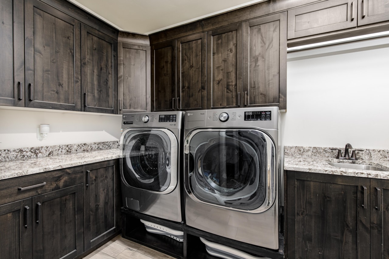 3181 E 3100 ST S St George, UT 84790 home for sale, MLS#25-266941 - Erika Rogers Photo 22