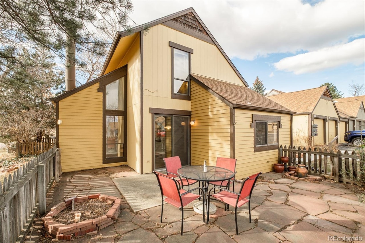 3760 Smuggler Place Shanahan Ridge 5 (Interior photos 11/28) Nestled in Boulder's coveted Shanahan Ridge community, this light-filled... Boulder Boulder CO 80305 4983283 home for sale $710,000 4983283