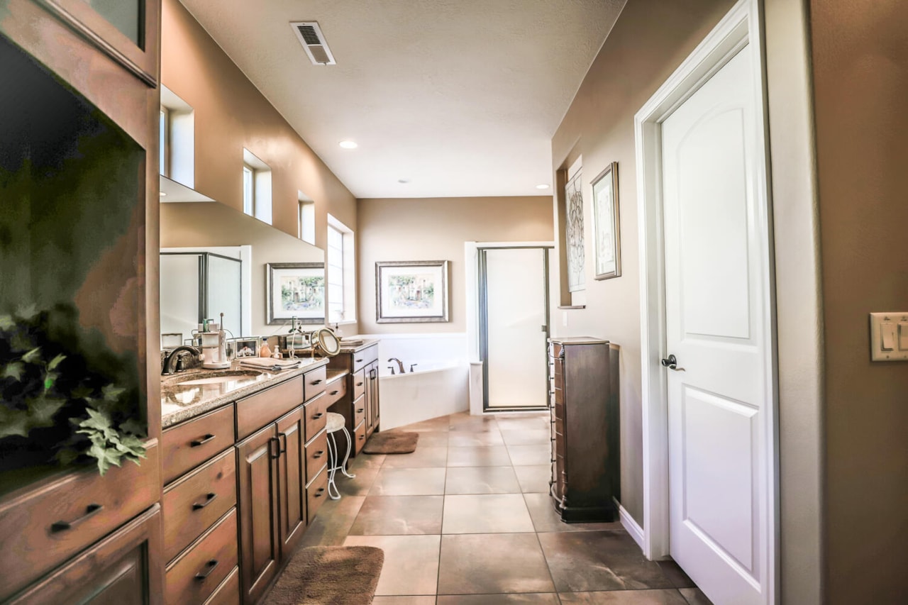 1472 Heatherglen DR St George, UT 84790 home for sale, MLS#25-267011 - Erika Rogers Photo 15