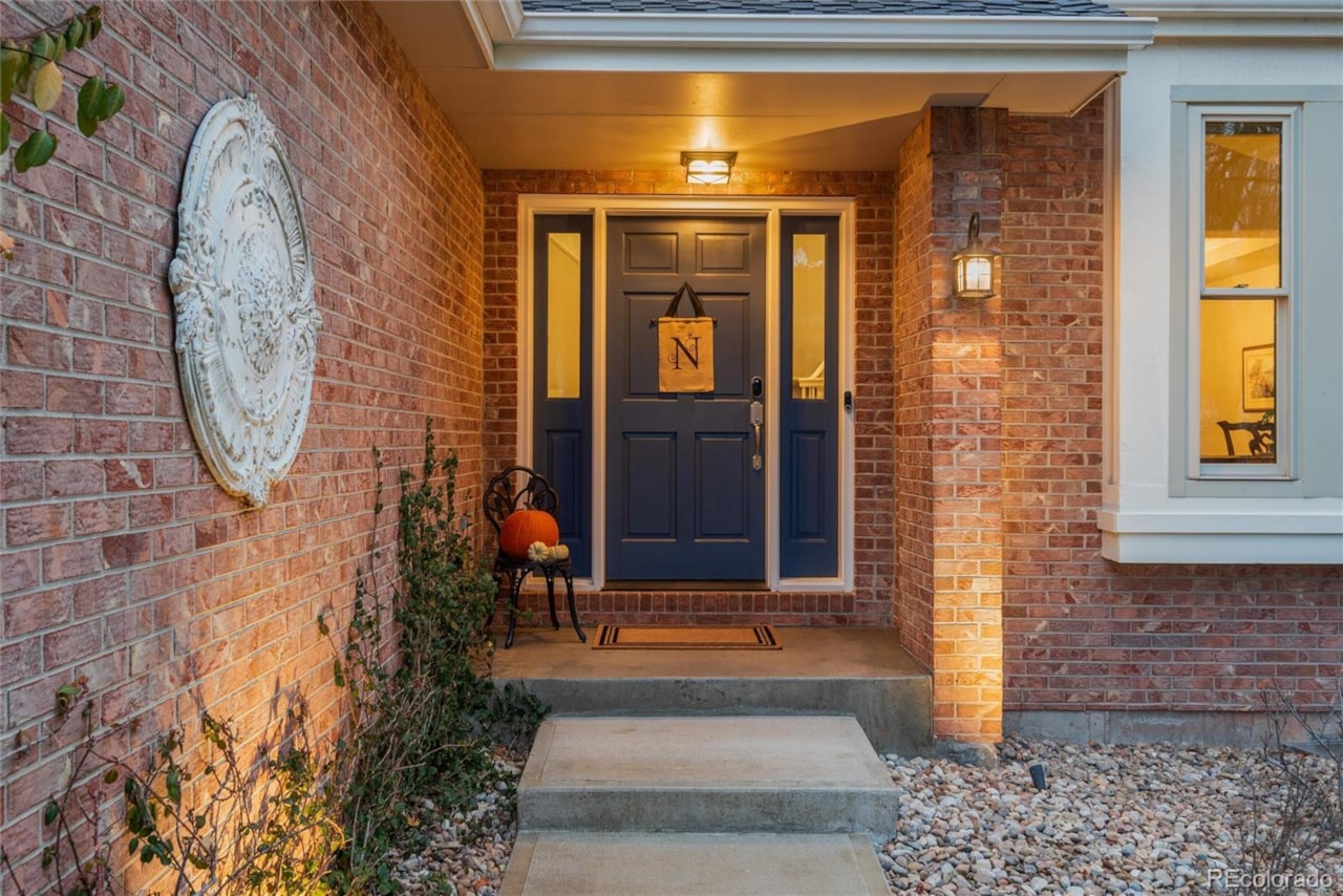 29 Desert Willow Ln Ken Caryl Ranch Discover the perfect blend of luxury and comfort at 29 Desert Willow Lane, tucked away in the... Littleton Jefferson CO 80127 3705060 home for sale $1,525,000 3705060 Photo 3