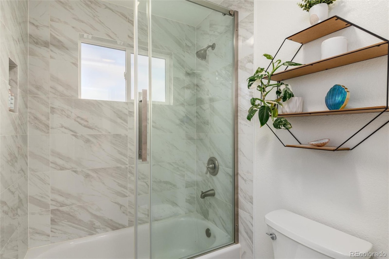 29 Desert Willow Ln Ken Caryl Ranch Discover the perfect blend of luxury and comfort at 29 Desert Willow Lane, tucked away in the... Littleton Jefferson CO 80127 3705060 home for sale $1,525,000 3705060 Photo 26