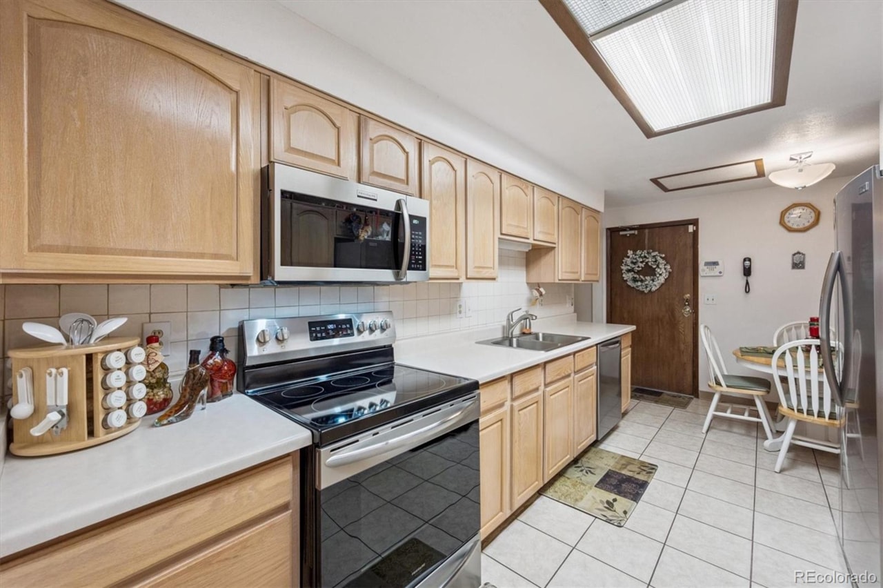 12024 E Maple Ave Gentry Welcome home and enjoy this hidden gem within the heart of Aurora. The HOA mows the grass, and... Aurora Arapahoe CO 80012 3983231 home for sale $410,000 3983231 Photo 10