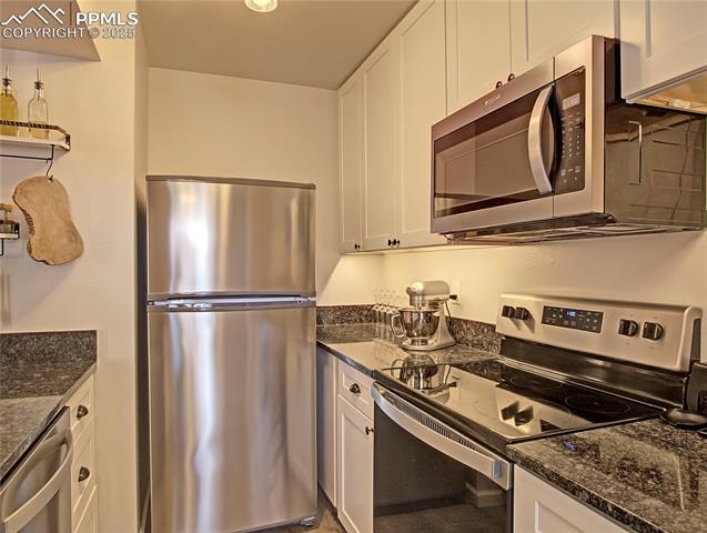 935 Saturn Drive Skyway Condominiums Welcome to this beautifully updated 2-bedroom, 1.5-bath corner condo offering 1,012 sq. ft. of... Colorado Springs El Paso CO 80905 2107637 condo for sale $170,000 2107637 Photo 7