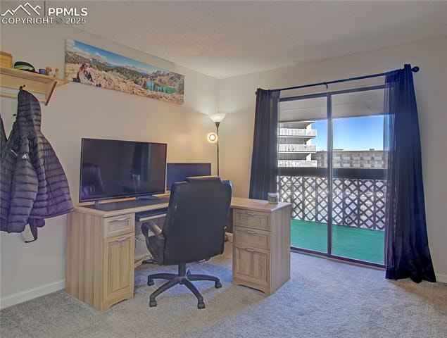 935 Saturn Drive Skyway Condominiums Welcome to this beautifully updated 2-bedroom, 1.5-bath corner condo offering 1,012 sq. ft. of... Colorado Springs El Paso CO 80905 2107637 condo for sale $170,000 2107637 Photo 17