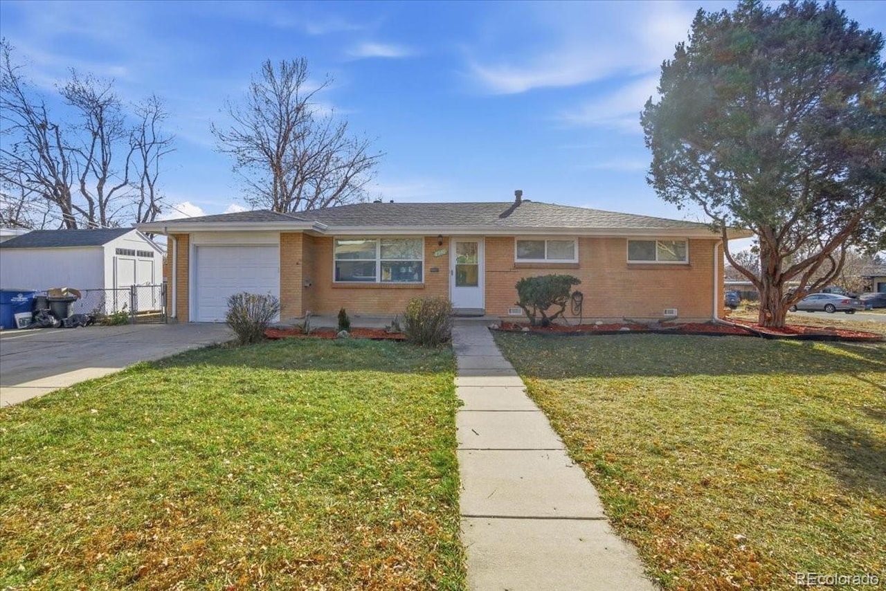 8940 Cole Dr Alta Vista Step into this beautifully refreshed ranch-style 3-bedroom, 2-bathroom home located on a spacious... Arvada Jefferson CO 80004 2351121 home for sale $559,000 2351121