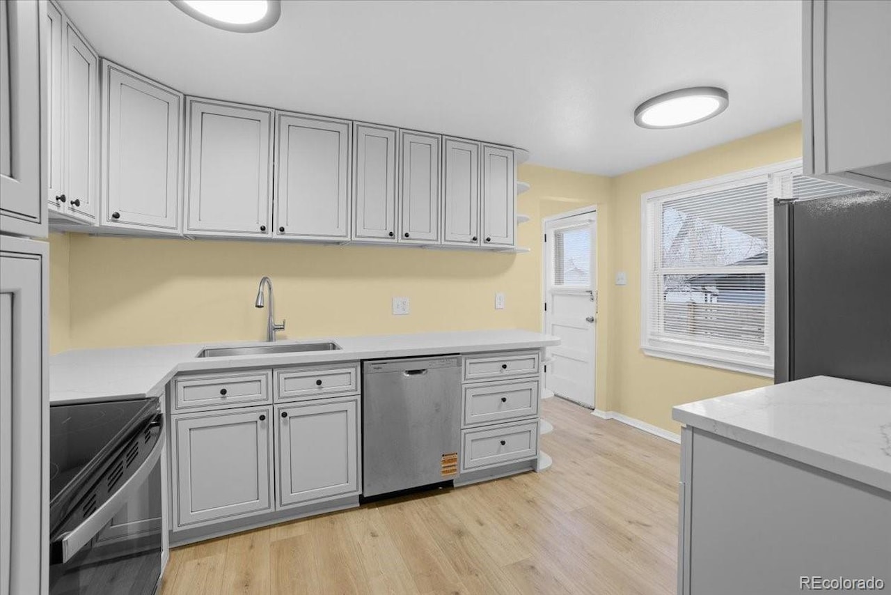 8940 Cole Dr Alta Vista Step into this beautifully refreshed ranch-style 3-bedroom, 2-bathroom home located on a spacious... Arvada Jefferson CO 80004 2351121 home for sale $559,000 2351121 Photo 4