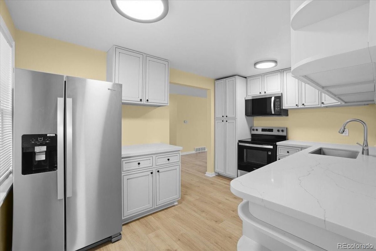 8940 Cole Dr Alta Vista Step into this beautifully refreshed ranch-style 3-bedroom, 2-bathroom home located on a spacious... Arvada Jefferson CO 80004 2351121 home for sale $559,000 2351121 Photo 5