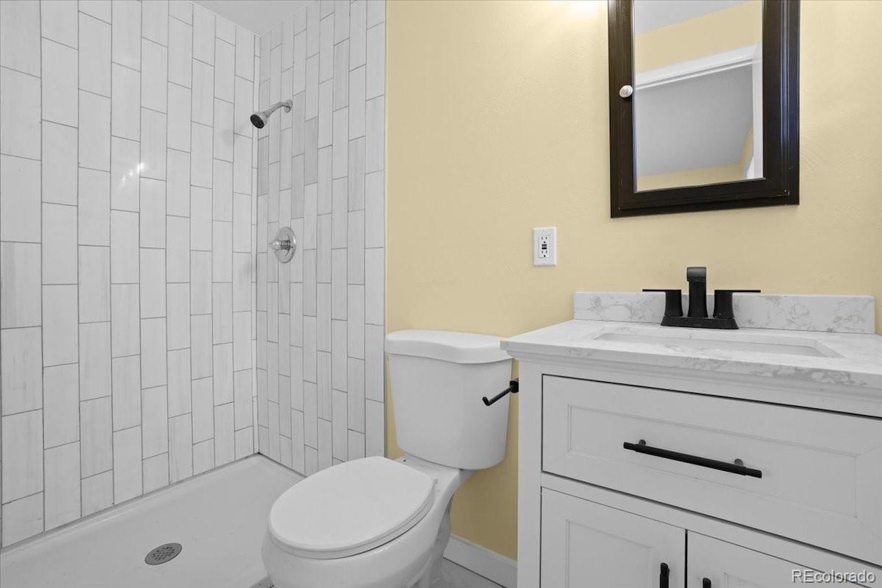 8940 Cole Dr Alta Vista Step into this beautifully refreshed ranch-style 3-bedroom, 2-bathroom home located on a spacious... Arvada Jefferson CO 80004 2351121 home for sale $559,000 2351121 Photo 6