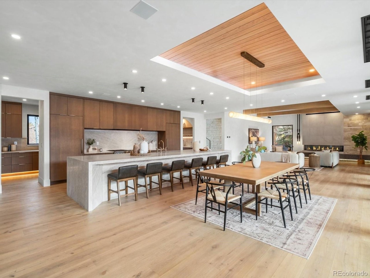 950 S Steele St Belcaro This is Golden Hour Haus. Fully remodeled in 2025 by McCabe Ln. Homes, this iconic property with... Denver Denver CO 80209 8834999 home for sale $8,795,000 8834999 Photo 7